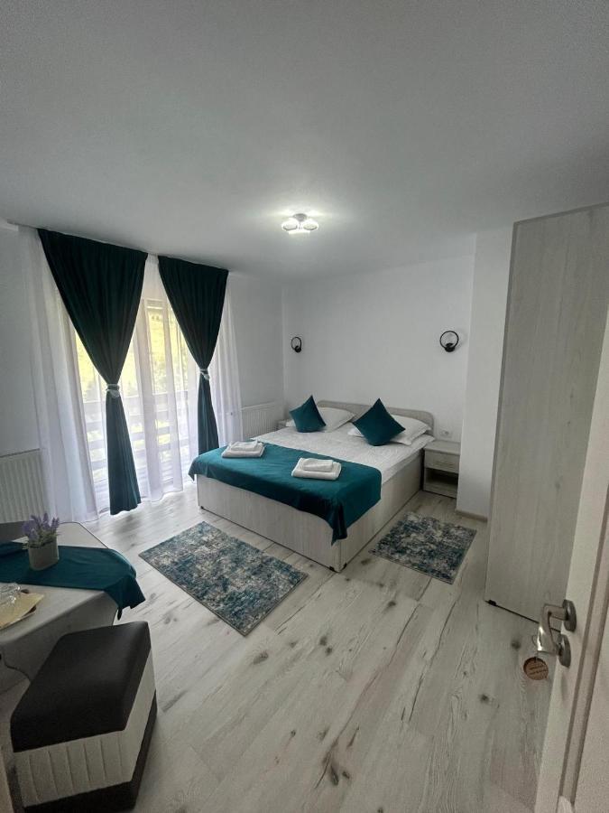 Casa Dani&Moni Hotel Moeciu De Sus Bagian luar foto