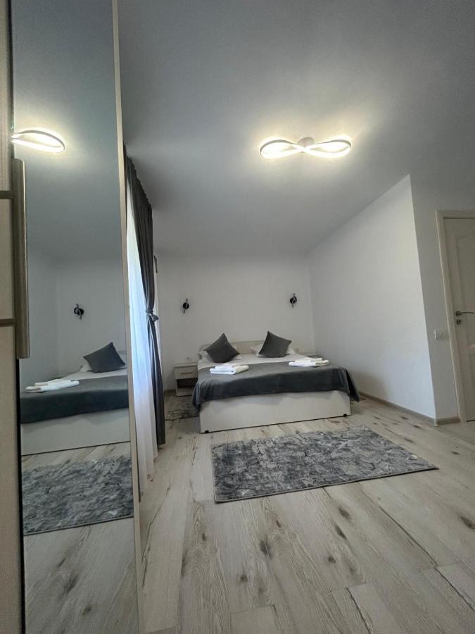 Casa Dani&Moni Hotel Moeciu De Sus Bagian luar foto