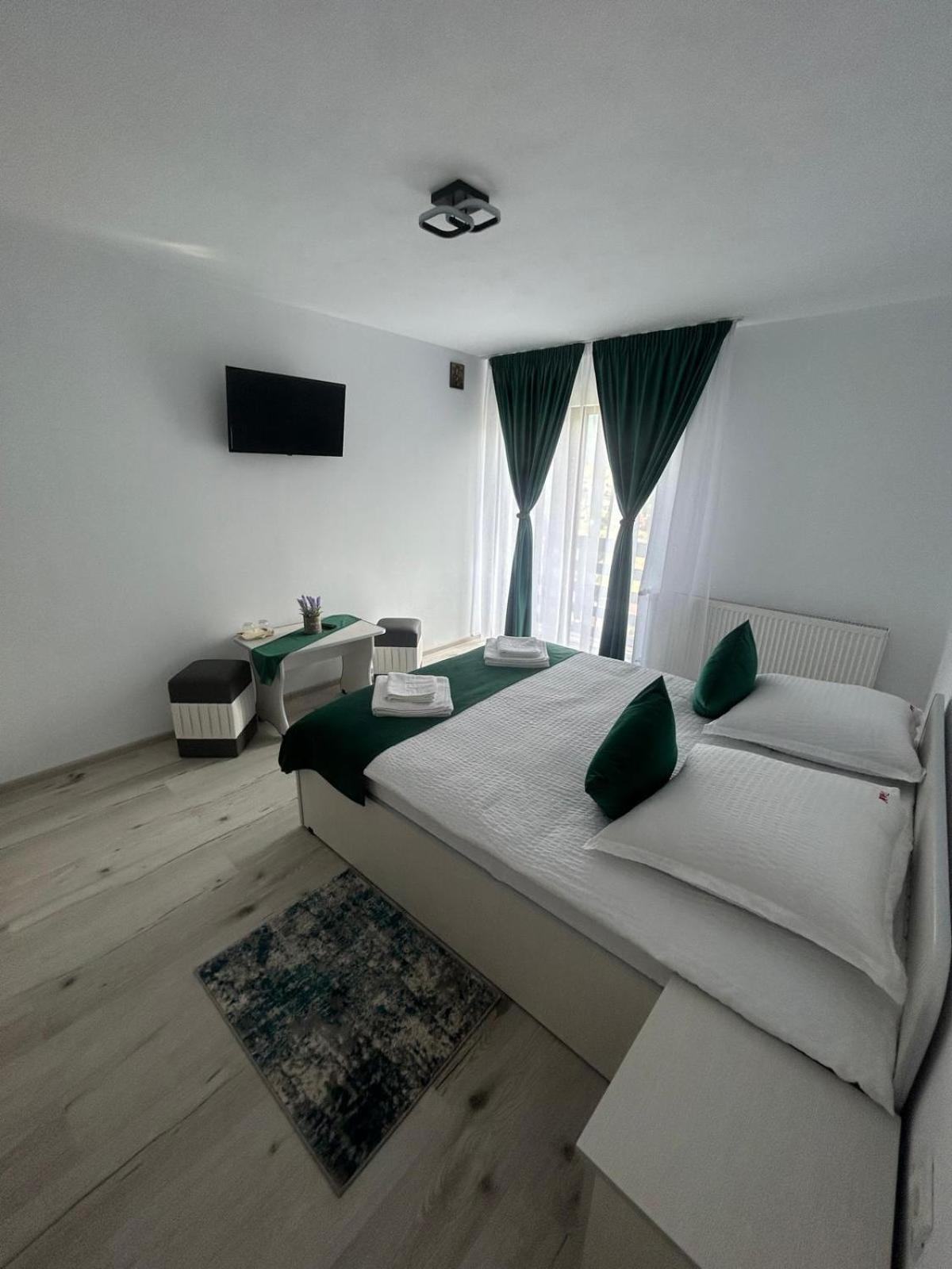 Casa Dani&Moni Hotel Moeciu De Sus Bagian luar foto