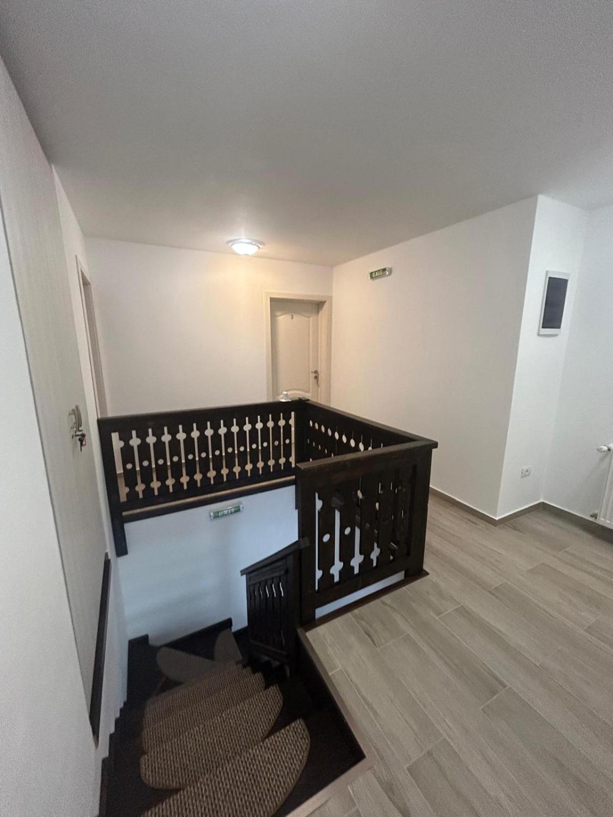 Casa Dani&Moni Hotel Moeciu De Sus Bagian luar foto