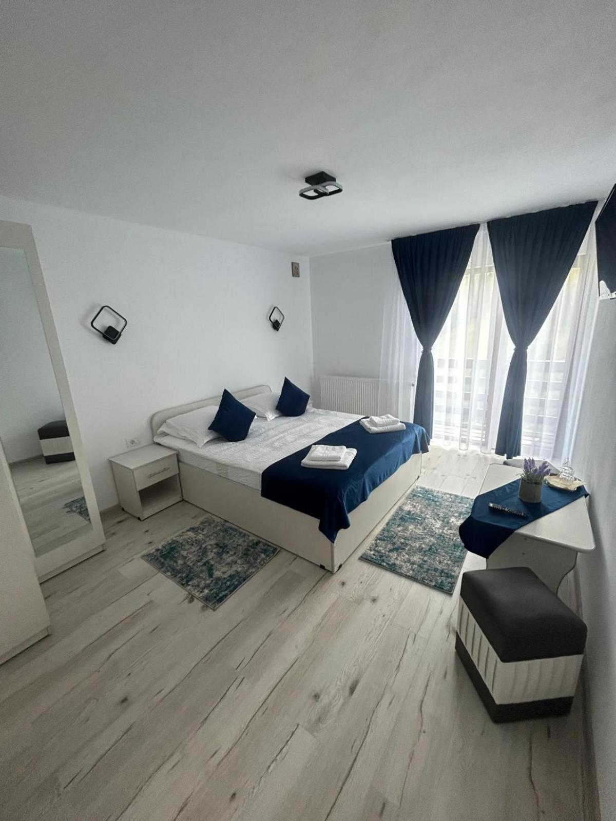Casa Dani&Moni Hotel Moeciu De Sus Bagian luar foto